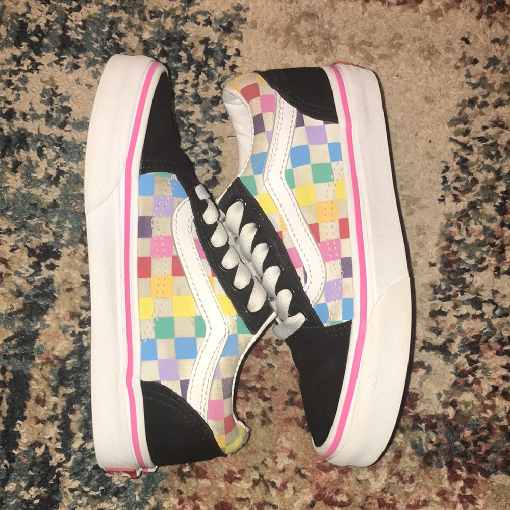 Vans - Picture 3 of 6